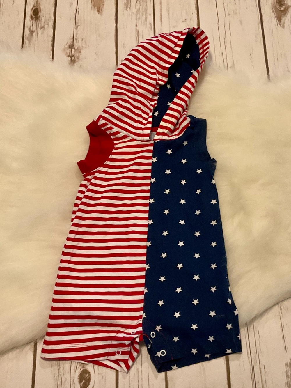 3 - 6 Months Patriotic 4th Fourth of July Flag Hooded Sleeveless Bodysuit